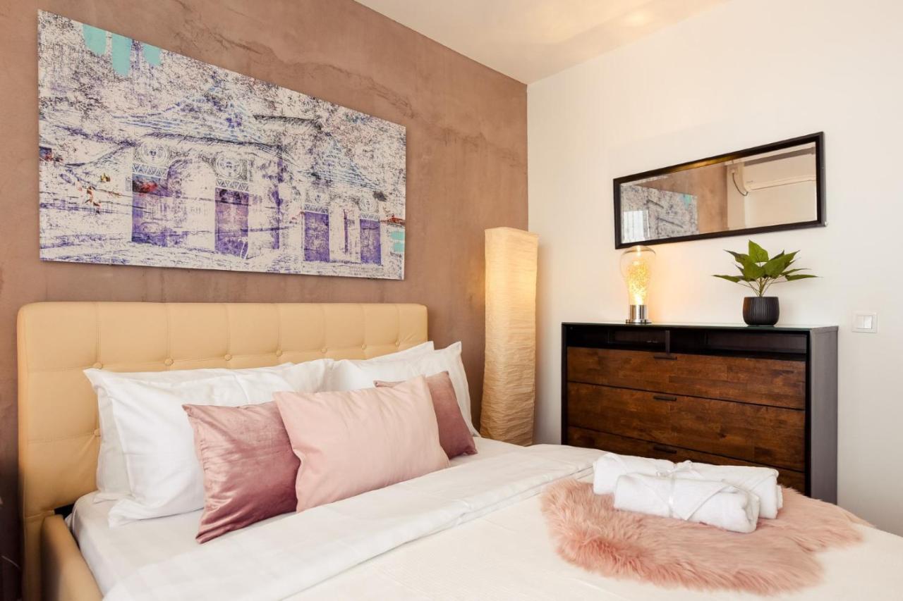 Spectacular Views & Modern Comfort: Your Dream Duplex In Central Bucharest Leilighet Eksteriør bilde